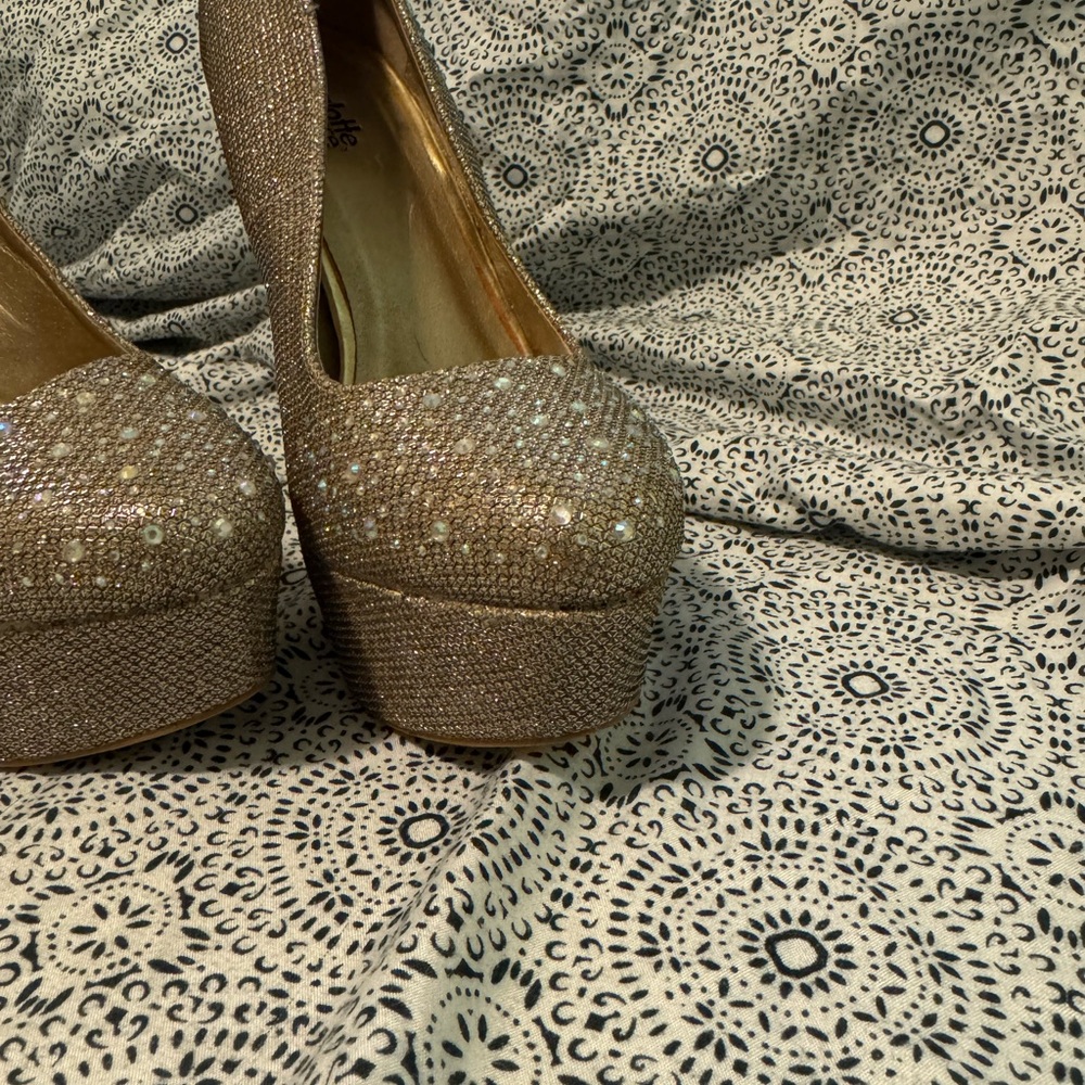 Elegant Glitter Platform Heels
